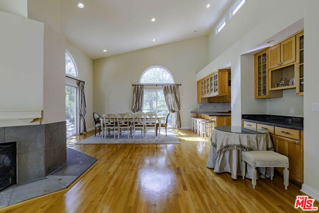 2250 Betty Lane, Beverly Hills, CA 90210