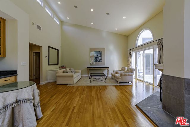 2250 Betty Lane, Beverly Hills, CA 90210