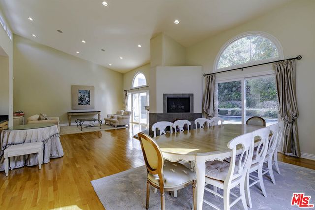 2250 Betty Lane, Beverly Hills, CA 90210