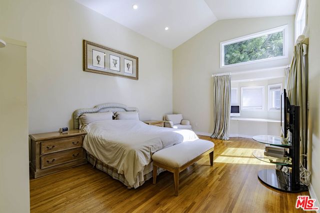 2250 Betty Lane, Beverly Hills, CA 90210