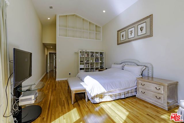 2250 Betty Lane, Beverly Hills, CA 90210