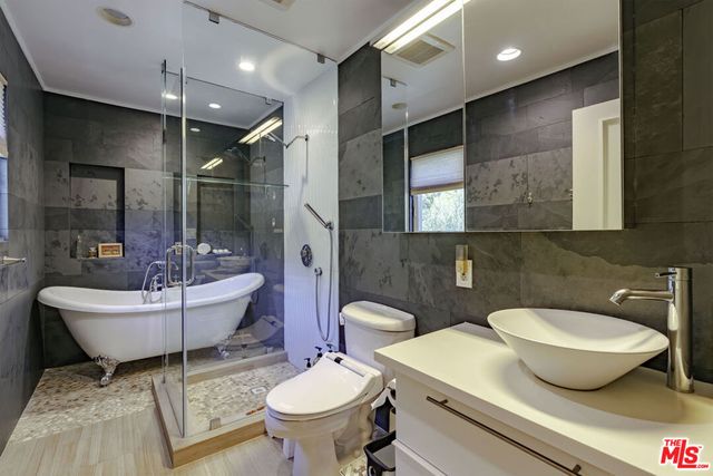 2250 Betty Lane, Beverly Hills, CA 90210