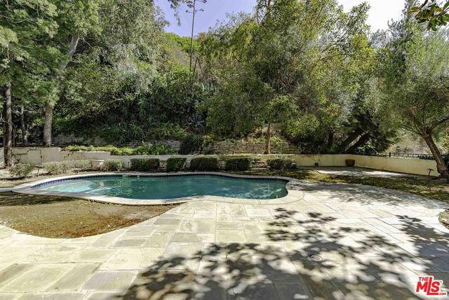 2250 Betty Lane, Beverly Hills, CA 90210