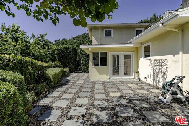 2250 Betty Lane, Beverly Hills, CA 90210