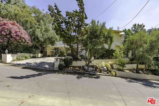 2250 Betty Lane, Beverly Hills, CA 90210