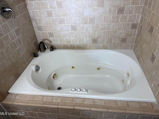 14916 Dismuke Drive, Biloxi, MS 39532