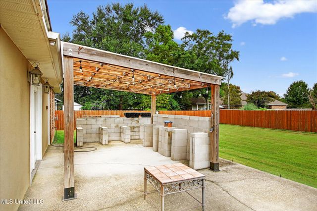 14916 Dismuke Drive, Biloxi, MS 39532