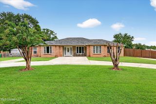 14916 Dismuke Drive, Biloxi, MS 39532
