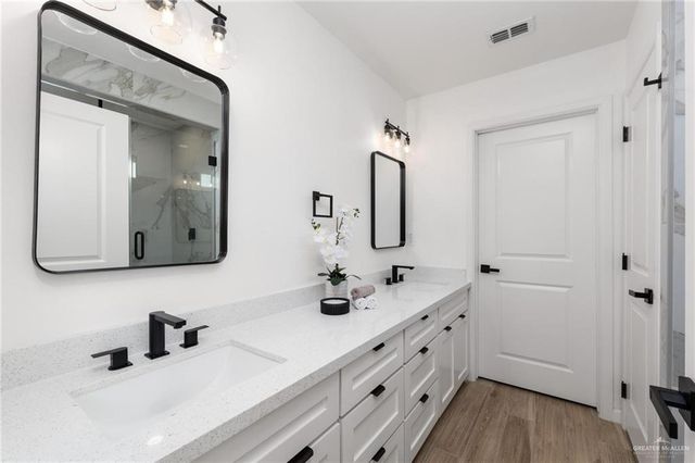 2112 Zinnia Street, Weslaco, TX 78596