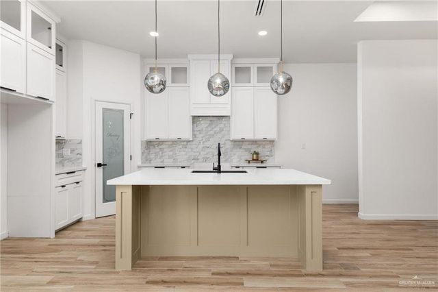 2112 Zinnia Street, Weslaco, TX 78596