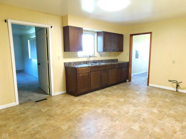 909 S Parkside Drive, Greensburg, IN 47240