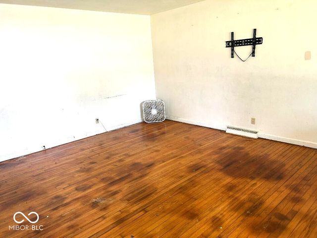 909 S Parkside Drive, Greensburg, IN 47240