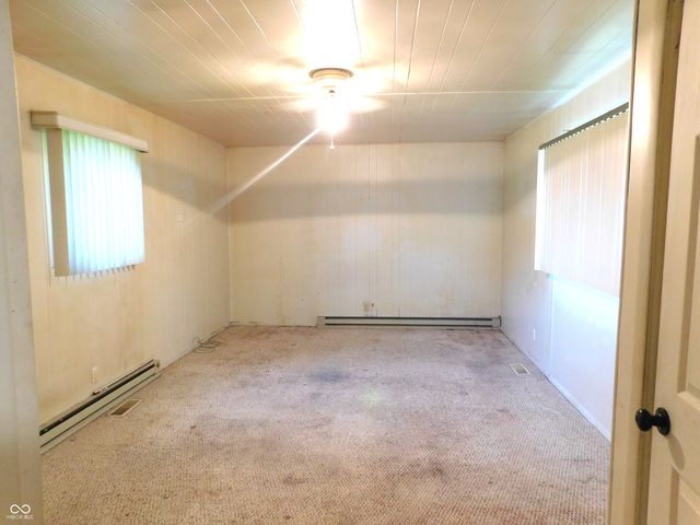 909 S Parkside Drive, Greensburg, IN 47240