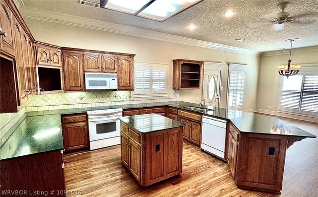 49 Stonegate Court, Fort Smith, AR 72916