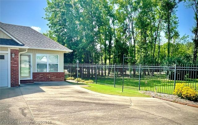 49 Stonegate Court, Fort Smith, AR 72916