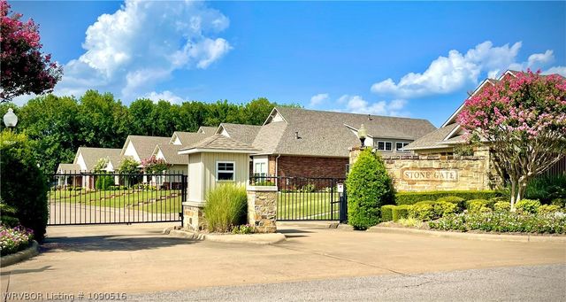 49 Stonegate Court, Fort Smith, AR 72916