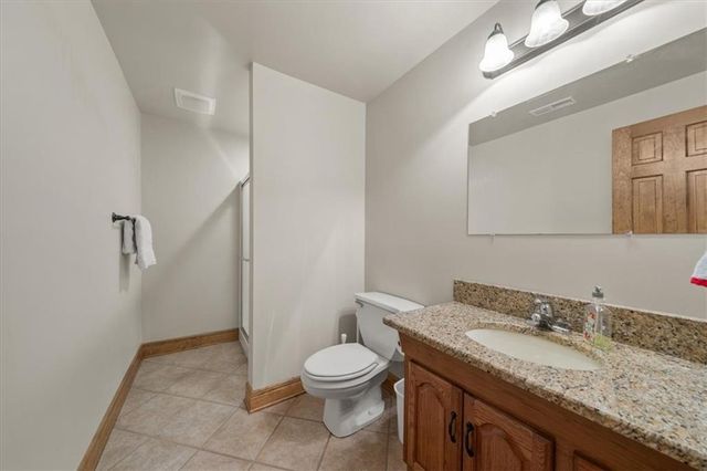 441 E 1700 Road, Baldwin City, KS 66006