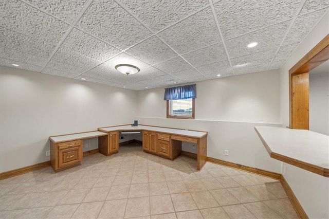 441 E 1700 Road, Baldwin City, KS 66006