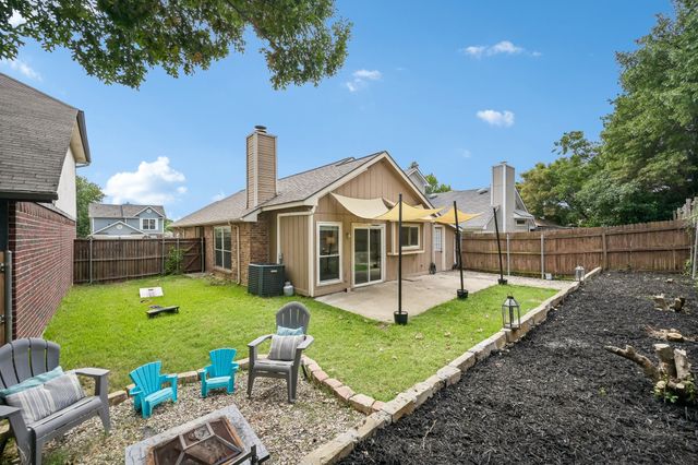 924 Ramblewood Drive, Lewisville, TX 75067