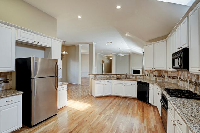 9907 Kemp Forest Drive, Houston, TX 77080
