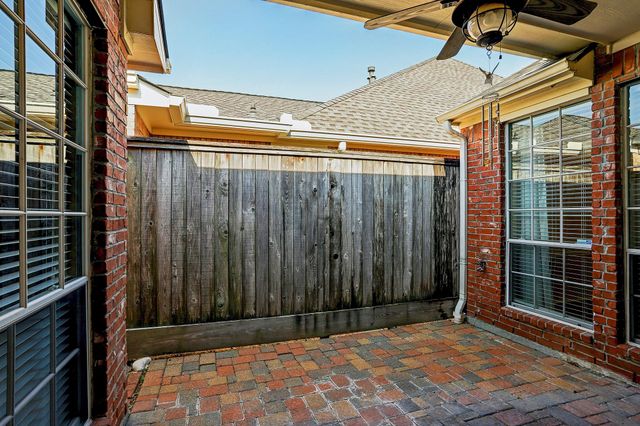9907 Kemp Forest Drive, Houston, TX 77080