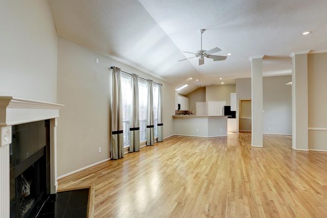 9907 Kemp Forest Drive, Houston, TX 77080