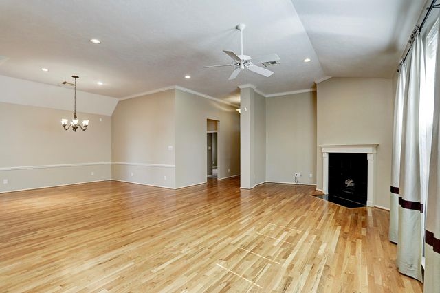 9907 Kemp Forest Drive, Houston, TX 77080
