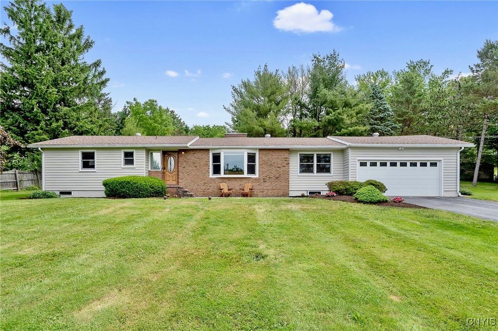 2380 East Lake Road, Spafford, NY 13152