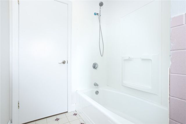 11 Granada Terrace, Middletown, RI 02842