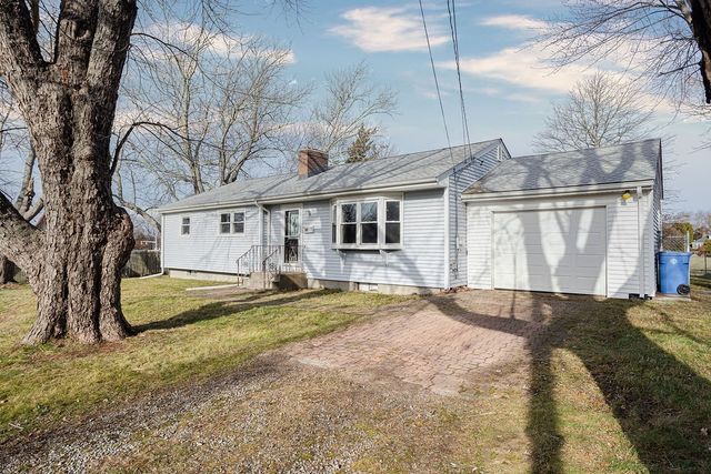11 Granada Terrace, Middletown, RI 02842