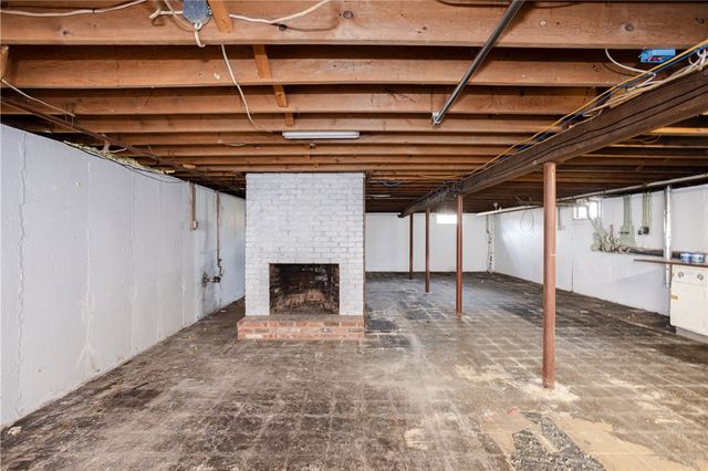 11 Granada Terrace, Middletown, RI 02842