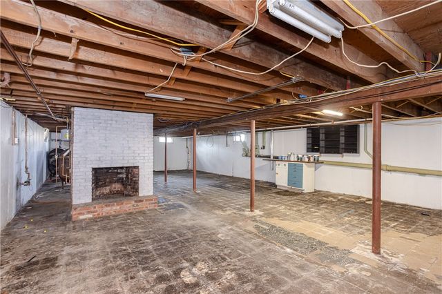 11 Granada Terrace, Middletown, RI 02842