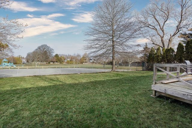 11 Granada Terrace, Middletown, RI 02842