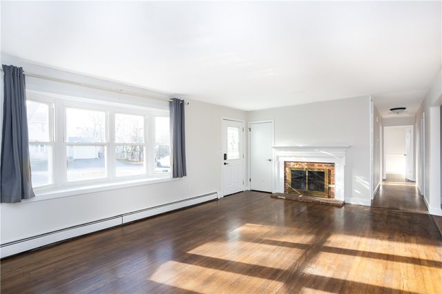 11 Granada Terrace, Middletown, RI 02842