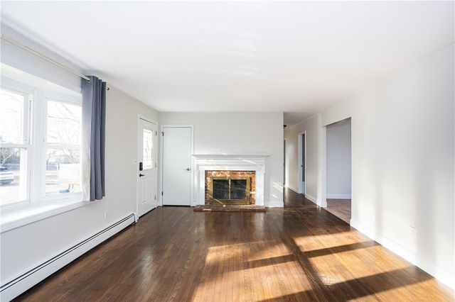 11 Granada Terrace, Middletown, RI 02842