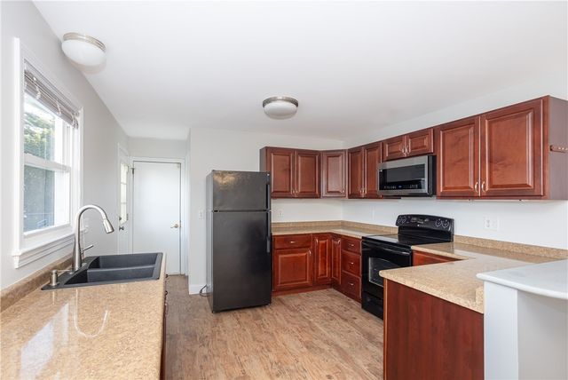 11 Granada Terrace, Middletown, RI 02842