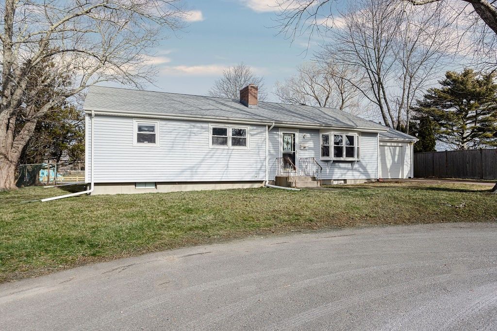 11 Granada Terrace, Middletown, RI 02842