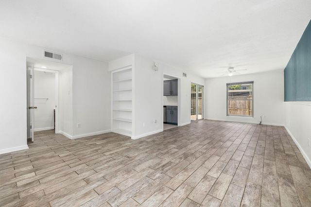 9263 Westwood Village Drive 50, Houston, TX 77036