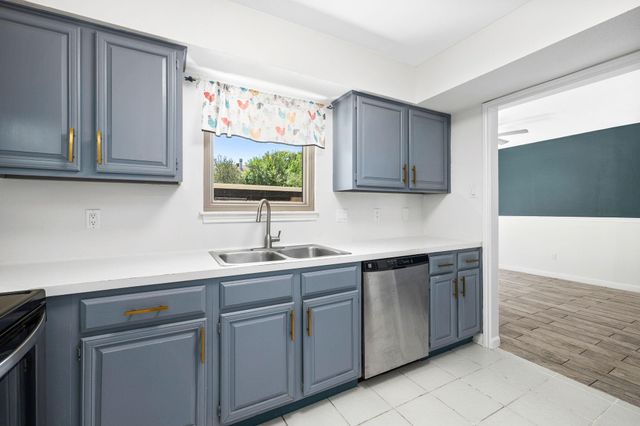 9263 Westwood Village Drive 50, Houston, TX 77036