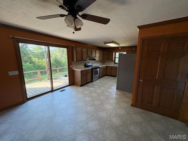 17892 Sudden Valley Lane, Warrenton, MO 63383