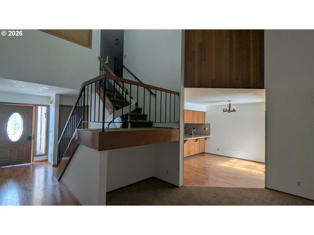 4040 Se WYNNWOOD Dr, Hillsboro, OR 97123