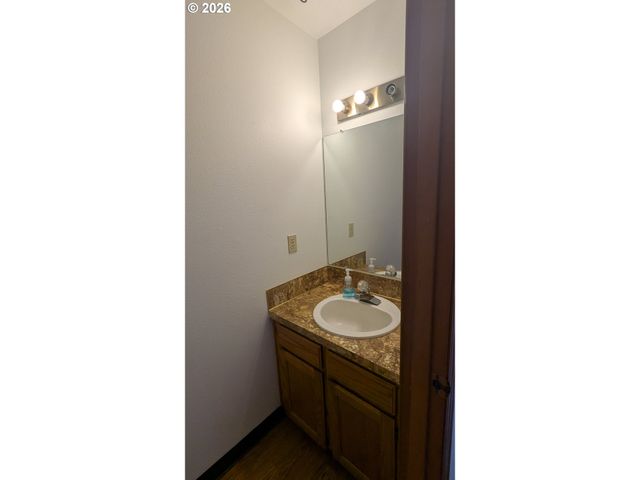 4040 Se WYNNWOOD Dr, Hillsboro, OR 97123