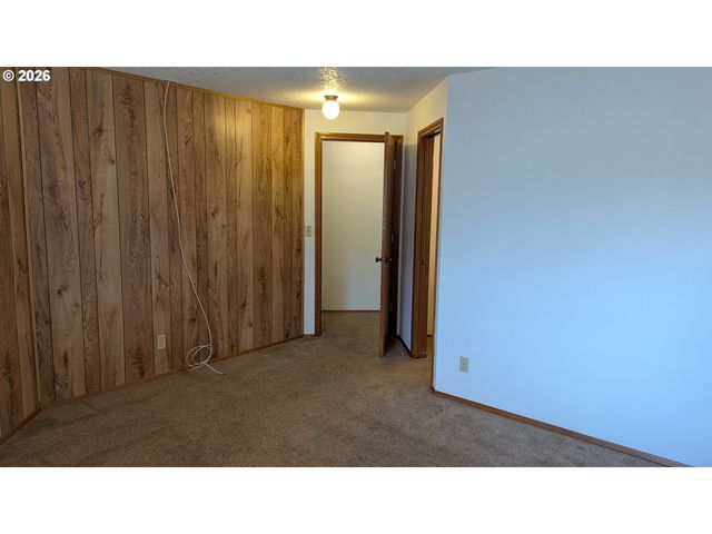 4040 Se WYNNWOOD Dr, Hillsboro, OR 97123