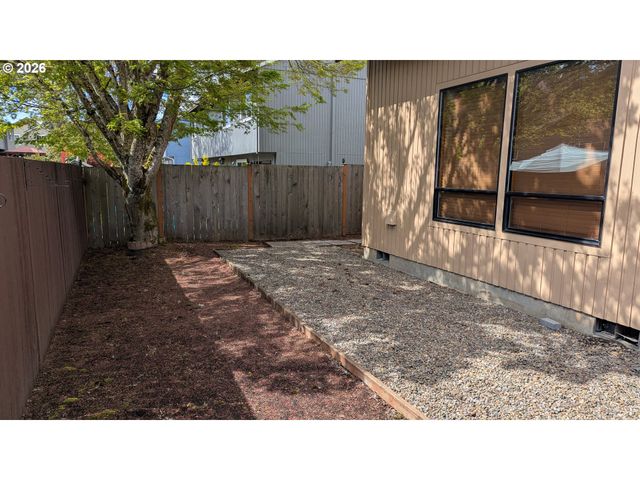 4040 Se WYNNWOOD Dr, Hillsboro, OR 97123