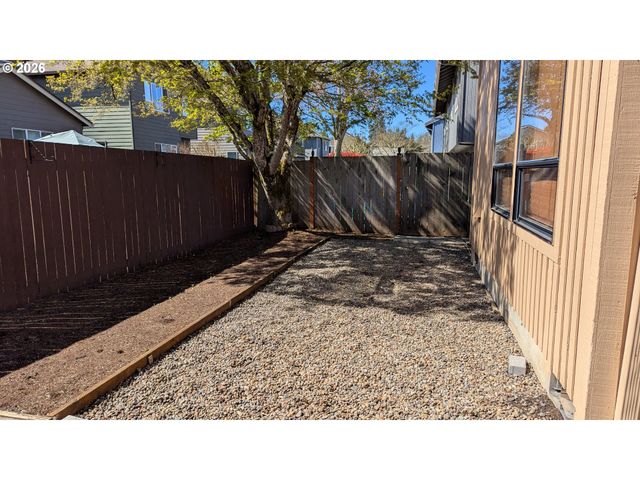 4040 Se WYNNWOOD Dr, Hillsboro, OR 97123