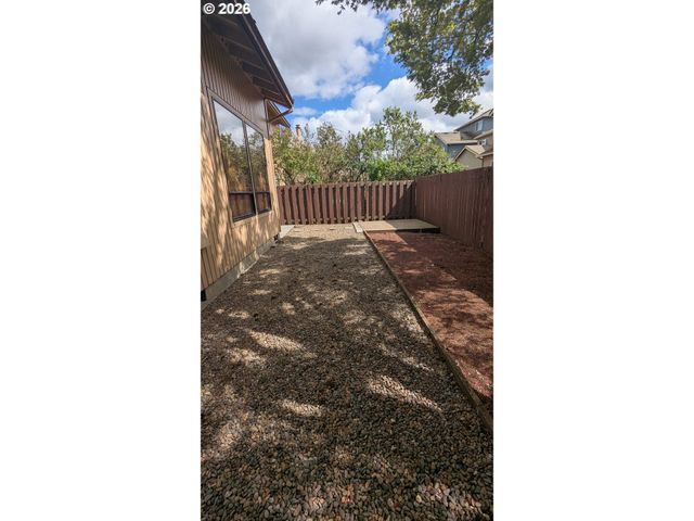 4040 Se WYNNWOOD Dr, Hillsboro, OR 97123