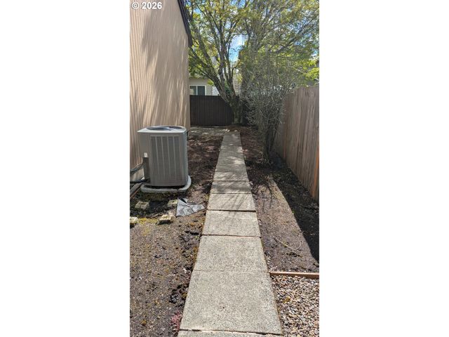 4040 Se WYNNWOOD Dr, Hillsboro, OR 97123