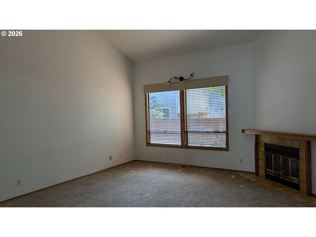 4040 Se WYNNWOOD Dr, Hillsboro, OR 97123