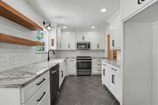 2404 Lytal Lane, Edmond, OK 73013