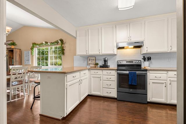 3328 Village Ct, Cameron Park, CA 95682